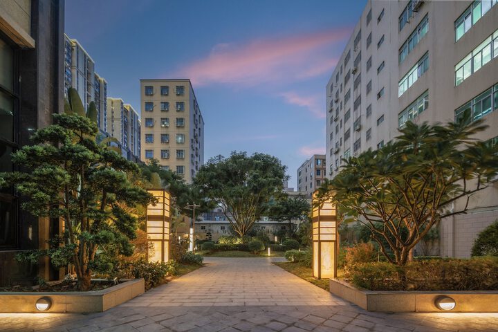 Hotel Exterior 90 of 96