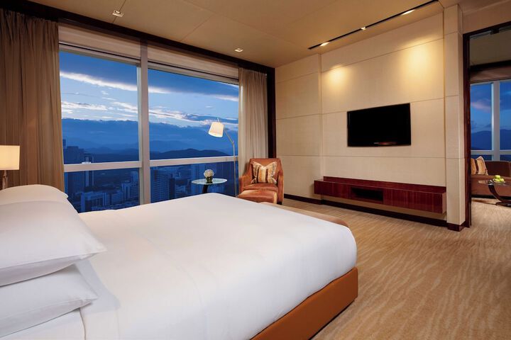 Room 28 of 105