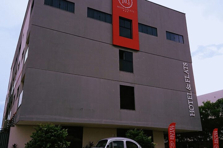 103 Hotel & Flats