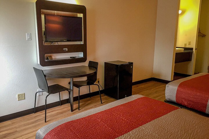 Room 20 of 34