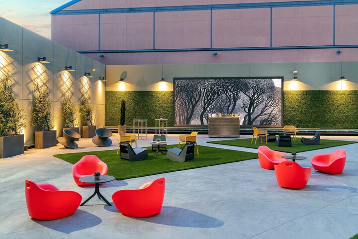 Meeting facility