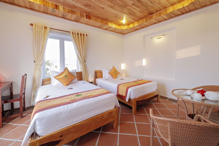 Room 4 of 17