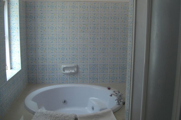 Room 11 of 29