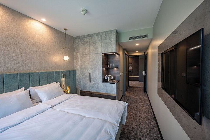 Room 14 of 68