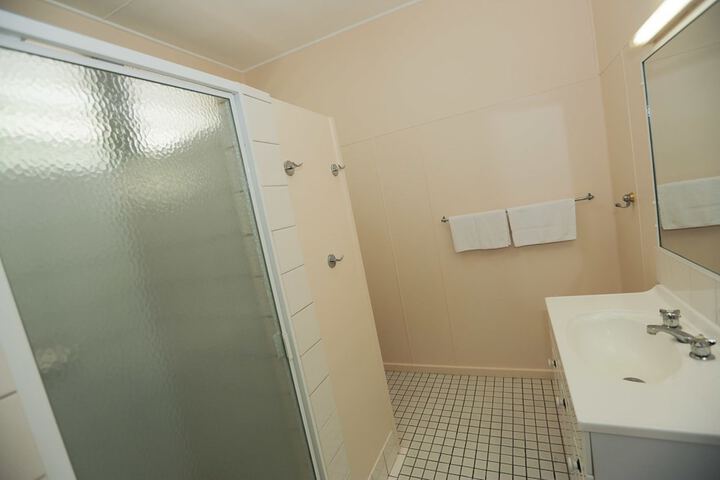 Room 2 of 32