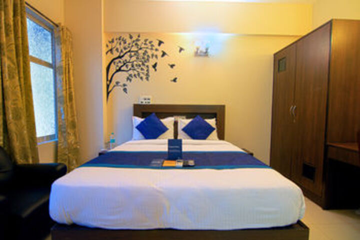 Room 14 of 18