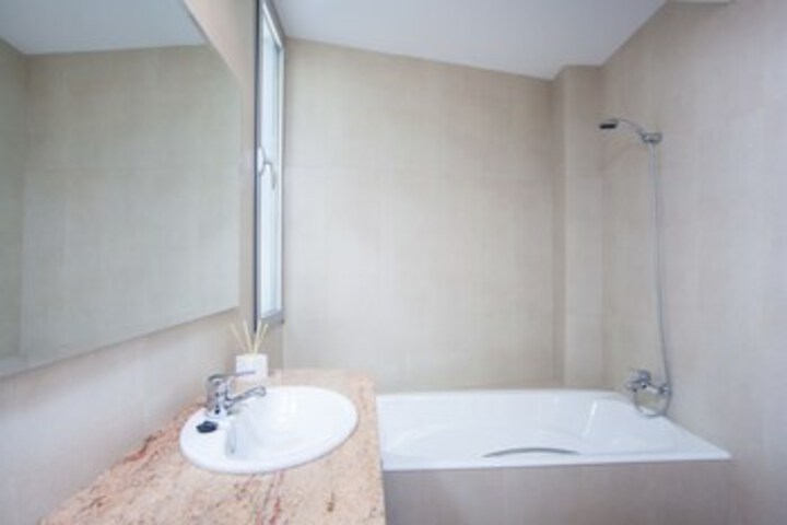 Room 4 of 31