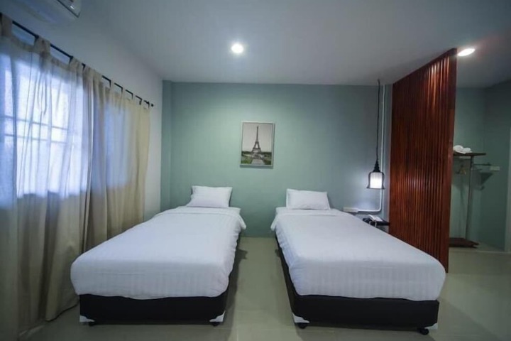 Room 14 of 34