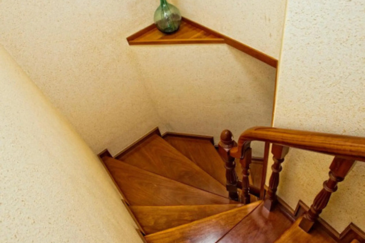 Room 12 of 19