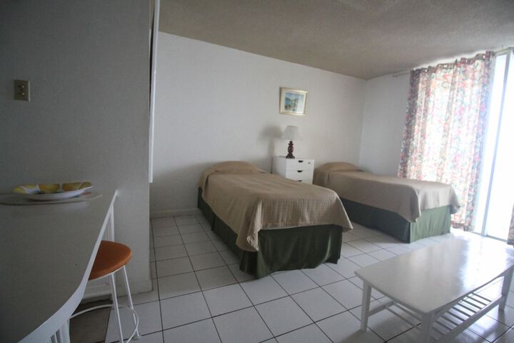 Room 9 of 33