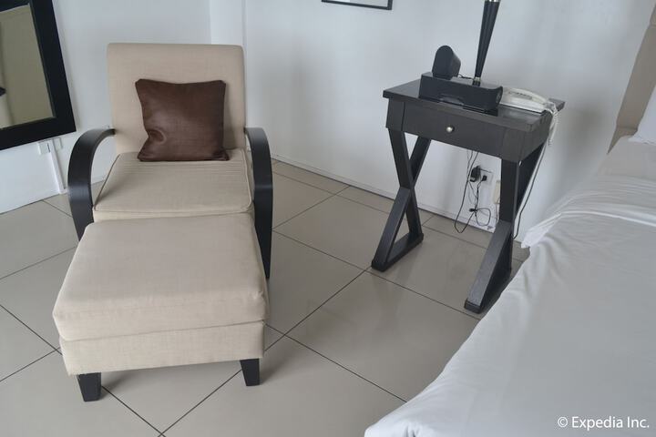 Room 42 of 81