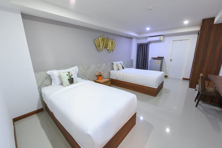 Room 11 of 27