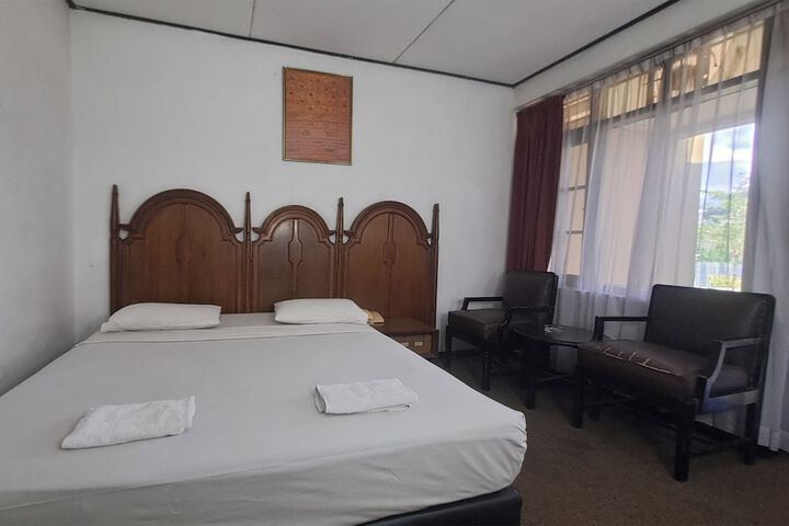 Room 19 of 79