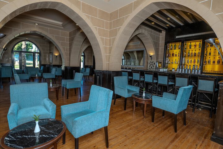 Lounge 58 of 75
