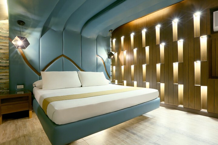 Room 7 of 56
