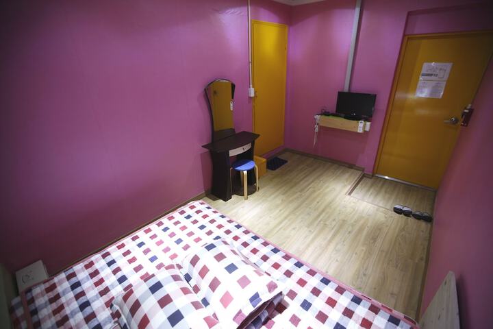 Room 22 of 66