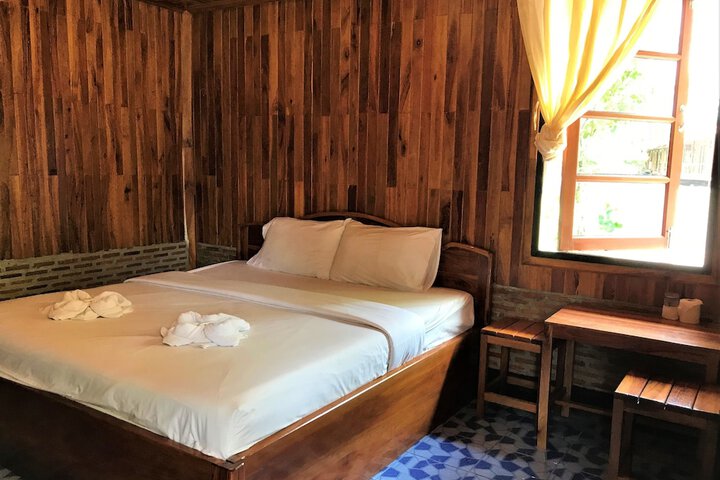 Room 9 of 18