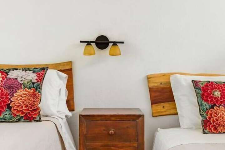 Room 32 of 137