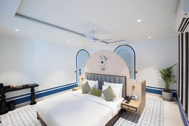 Room 32 of 84