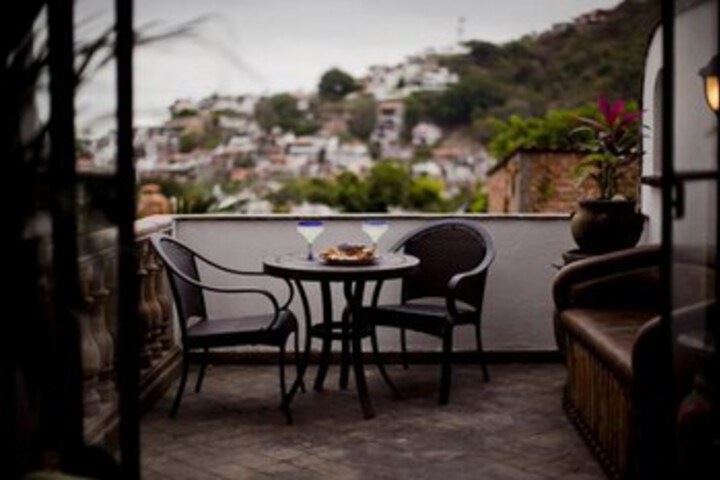 Photo of La Mision by RedAwning