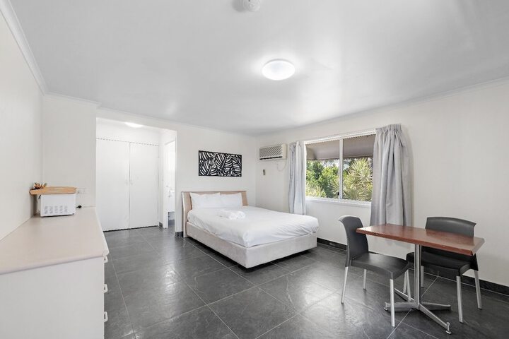 Room 11 of 19