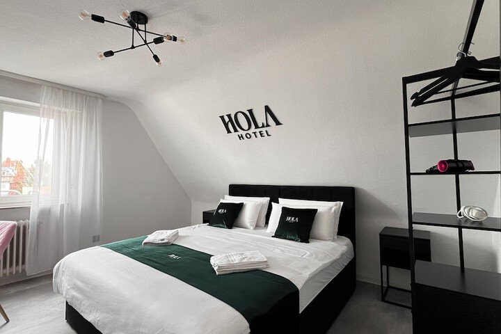 Room 8 of 14