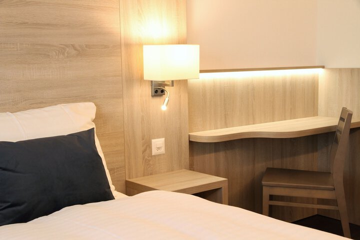 Room 5 of 53