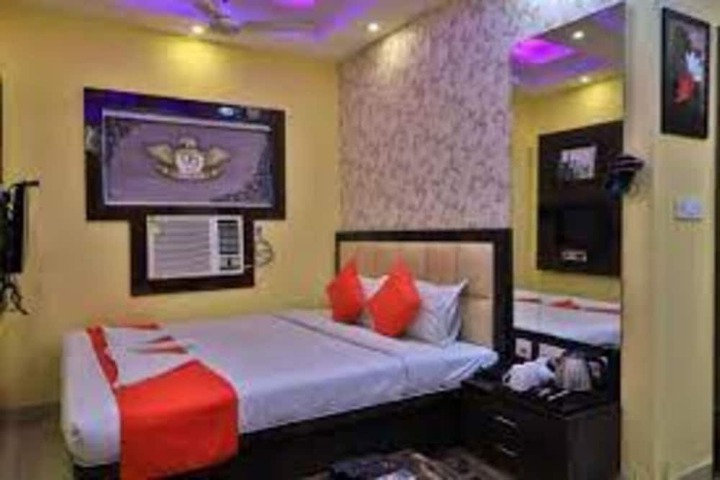 Room 4 of 19