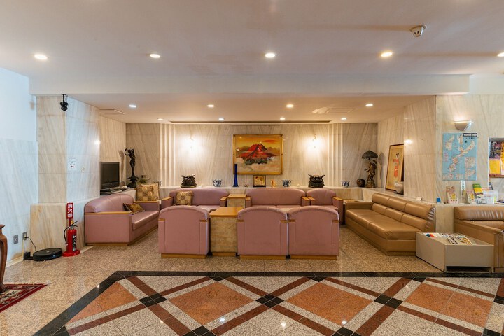 Entrance & Lobby