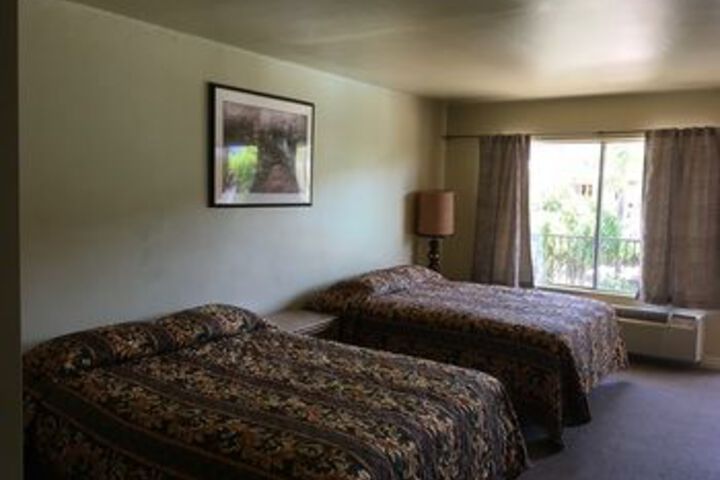 Room 4 of 13