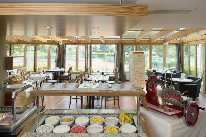 Breakfast/Coffee Service 58 of 74