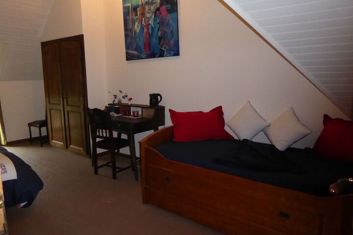 Room 32 of 50
