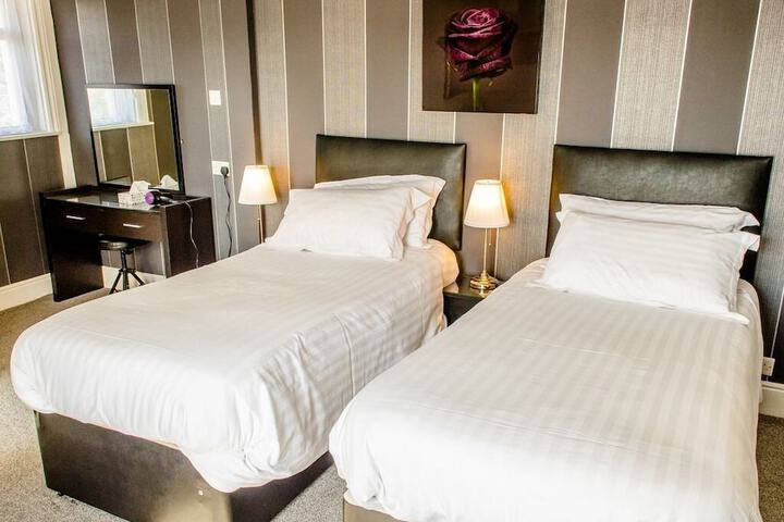 Room 5 of 19