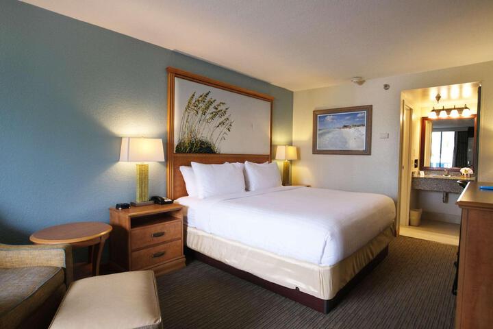 1 King Bed (1 of 5)