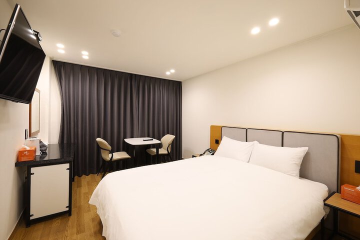 Room 19 of 75