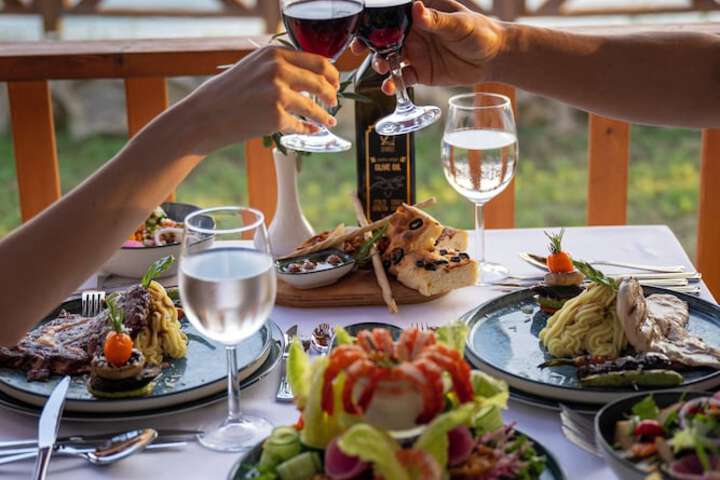 Dining 233 of 552