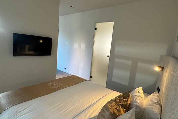 Room 38 of 105