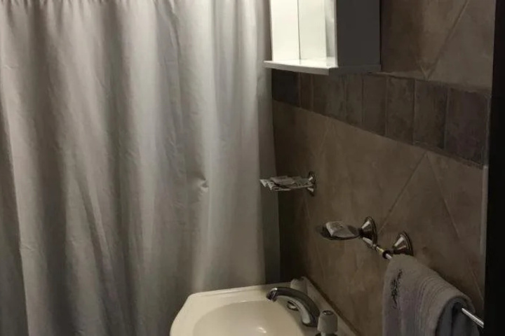 Room 6 of 17