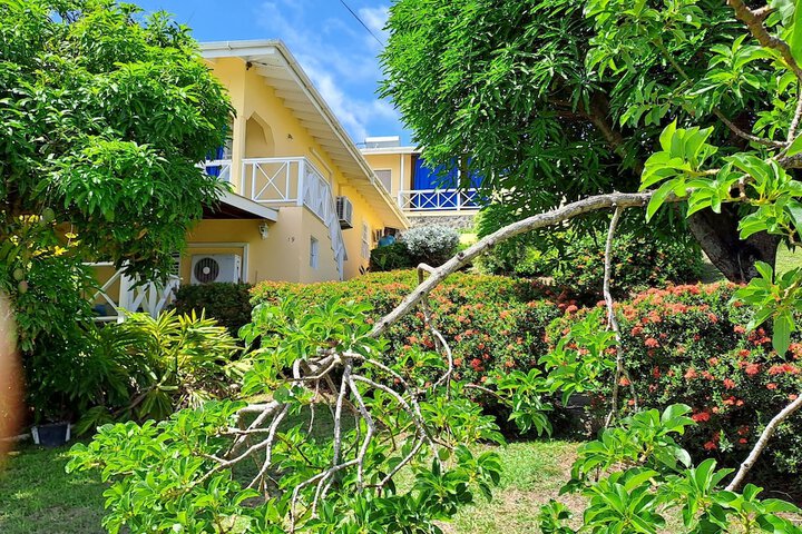 Hotel Exterior 23 of 26