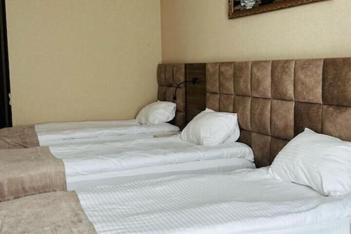 Room 8 of 36