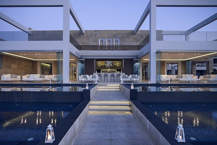 Pool 90 of 185