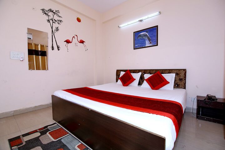 Room 2 of 16