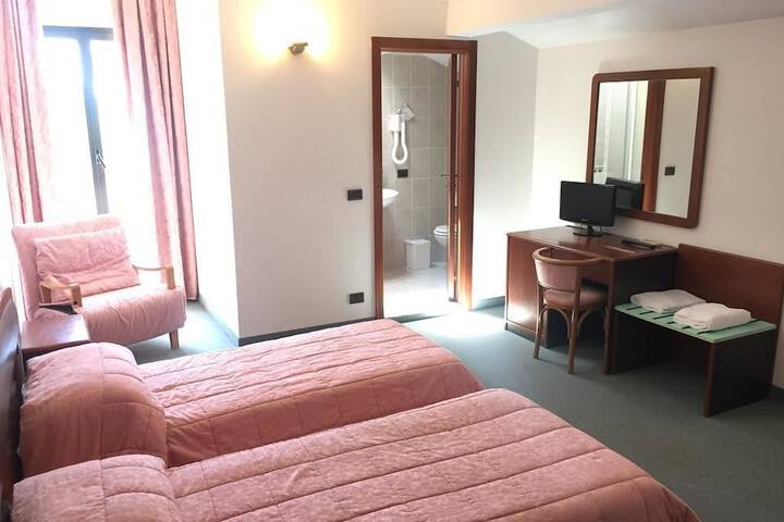 Room 17 of 18