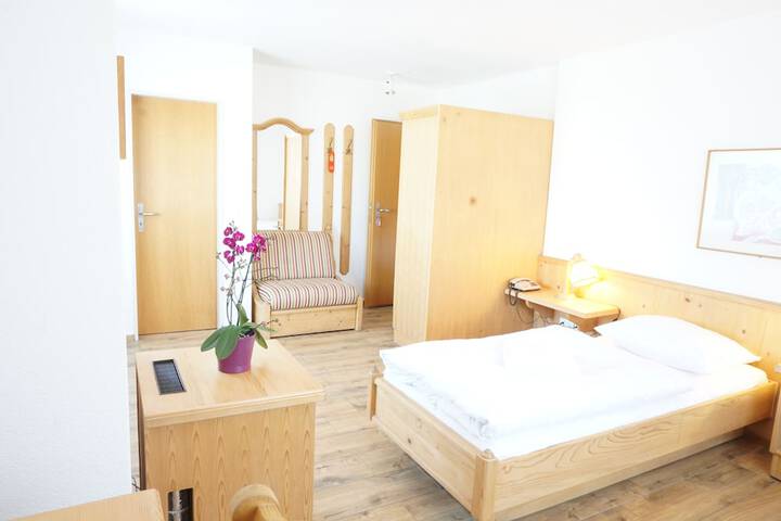 Room 6 of 23