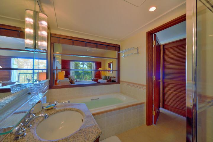 Room 34 of 108