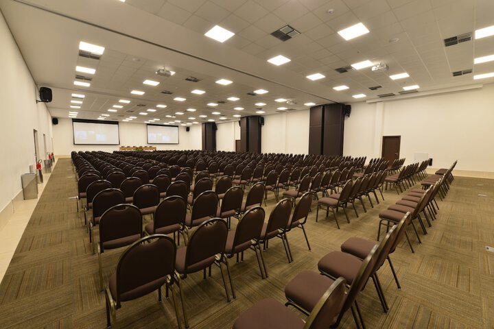 Ballroom/Hall 109 of 122