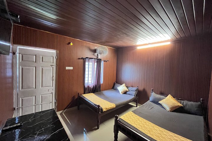 Room 11 of 36