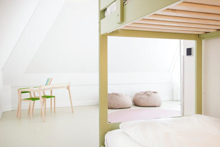 Room 43 of 174