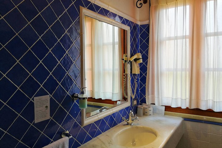 Room 47 of 73