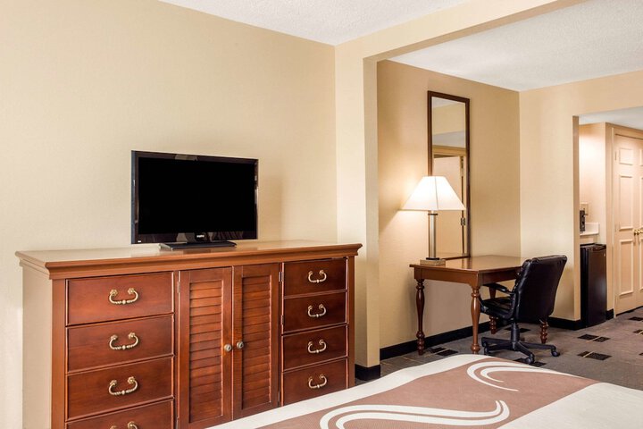 Standard King Bed Accessible (6 of 22)